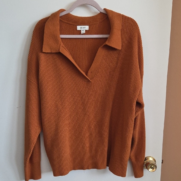On 34th Burnt Orange V-neck Sweater. - Picture 1 of 6